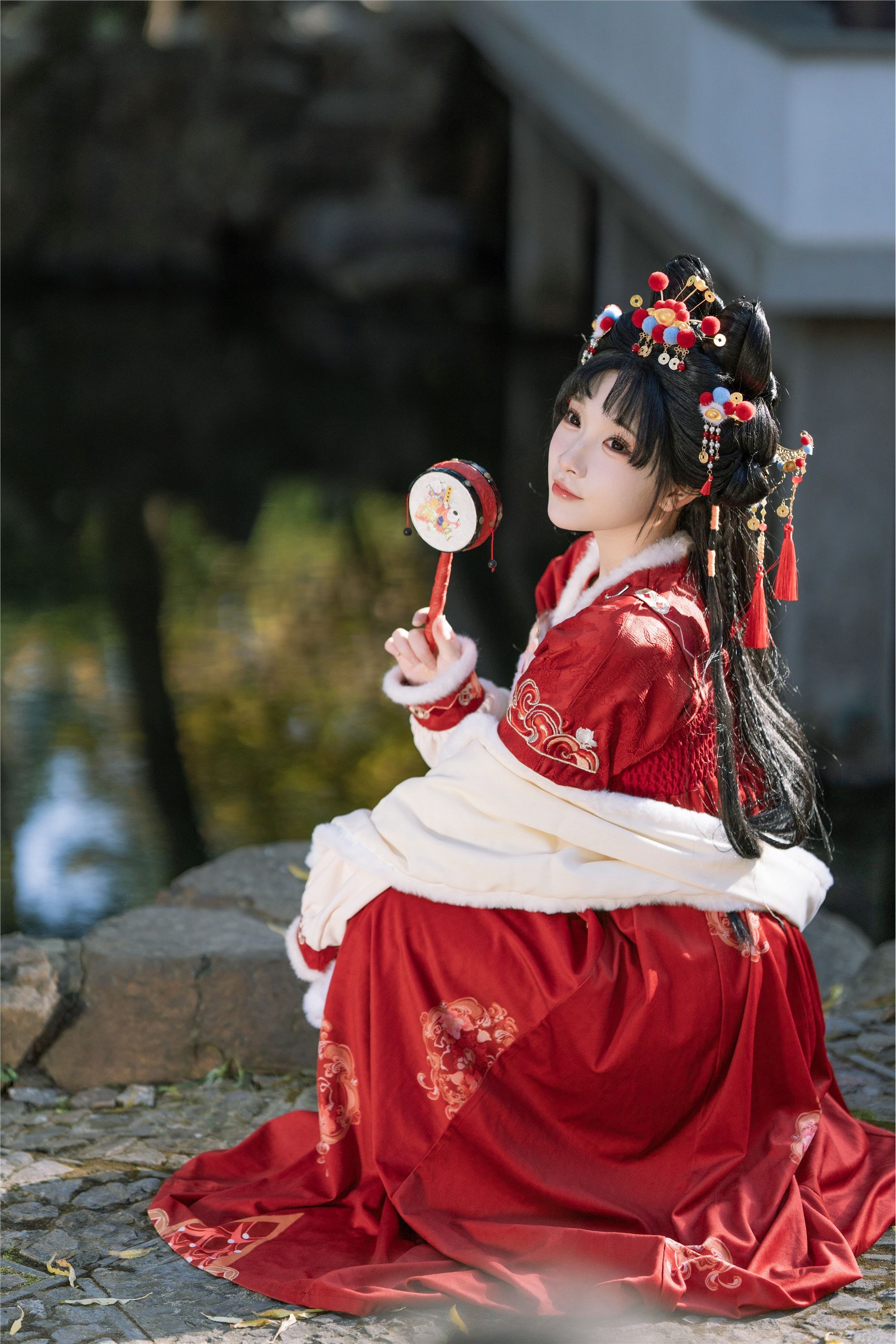 YITUYU艺图语 2025.01.31 红红火火迎新年 一只小羊